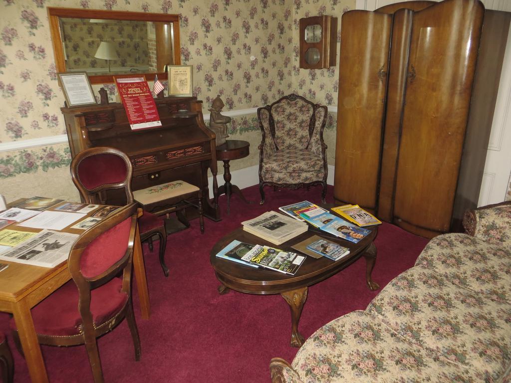 Edith Palmer'S Country Inn, Historical Bed & Breakfast Virginia City Dış mekan fotoğraf