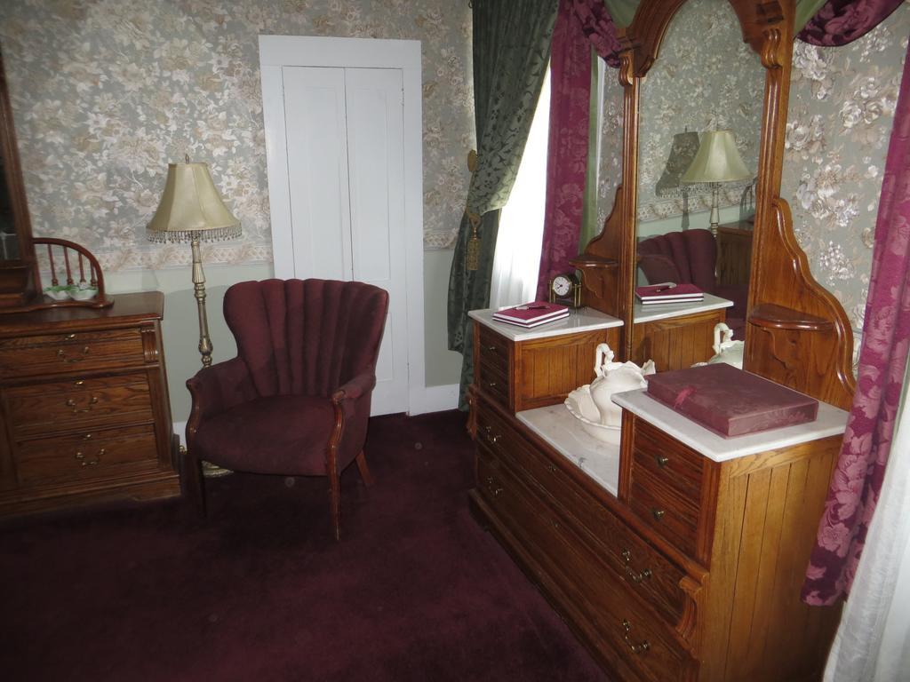 Edith Palmer'S Country Inn, Historical Bed & Breakfast Virginia City Dış mekan fotoğraf